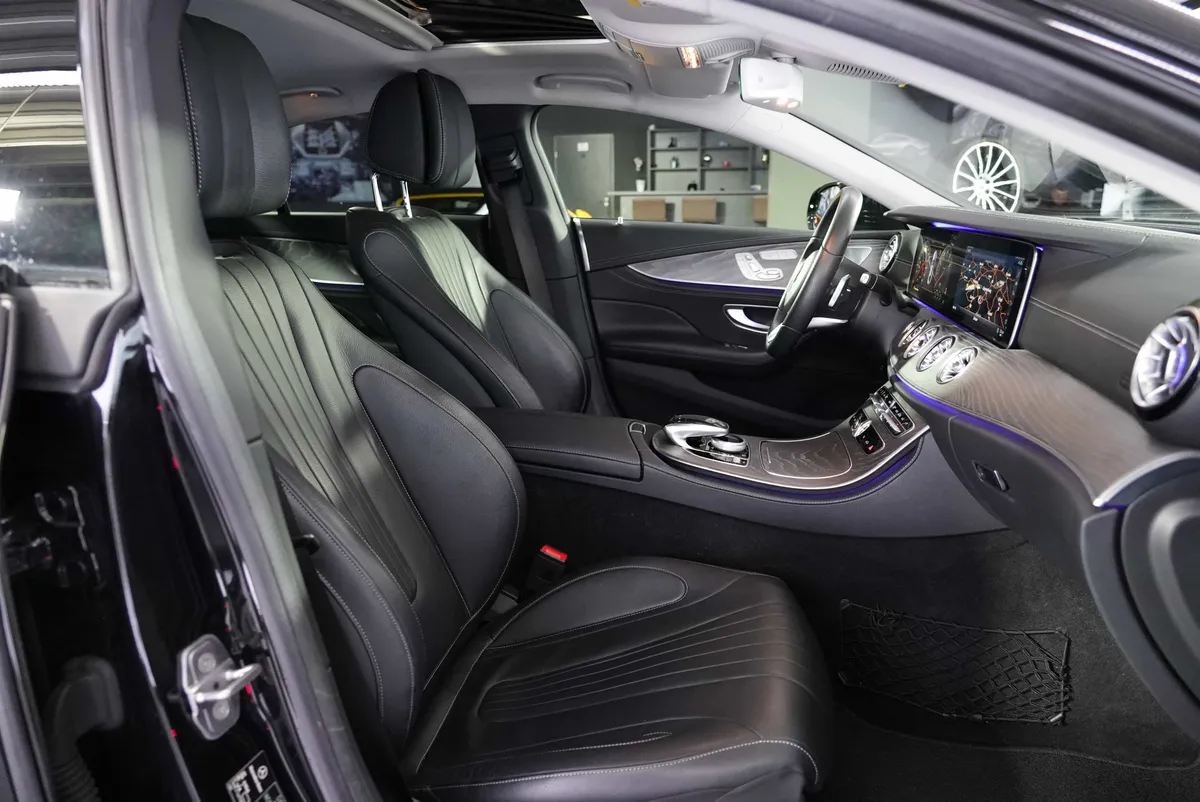 Mercedes-Benz CLS 450 4Matic AMG Line Night Paket - Image 13