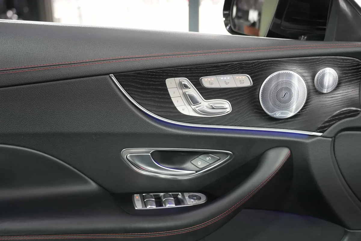 Mercedes-Benz E 53 AMG Cabrio 4Matic - Image 11