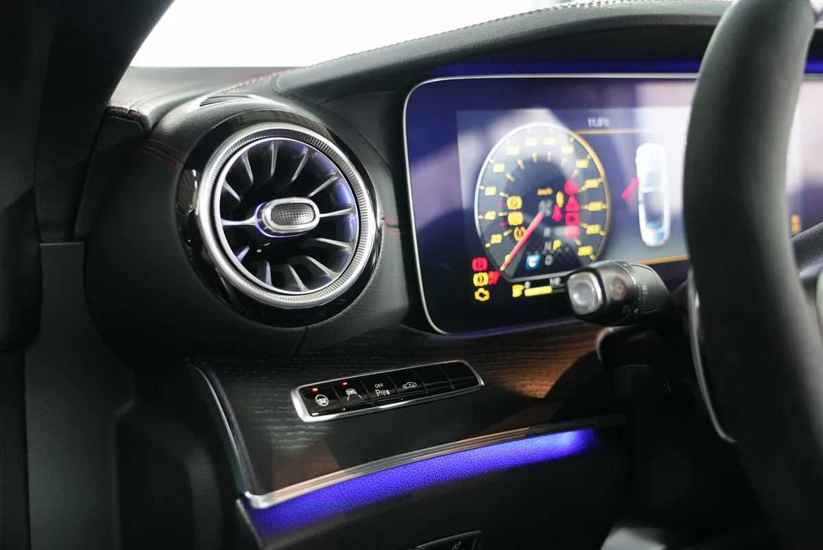 Mercedes-Benz E 53 AMG Cabrio 4Matic - Image 13