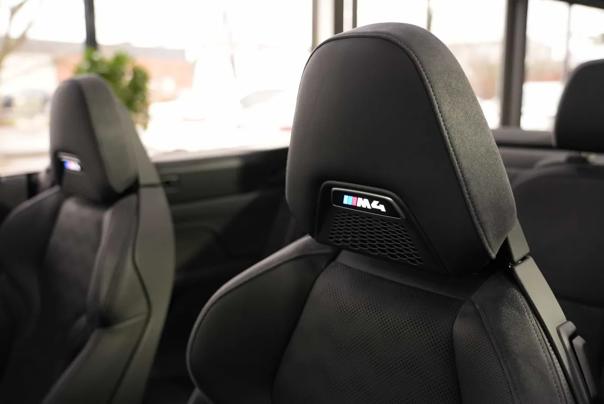 BMW M4 Competition Cabrio xDrive - Image 13