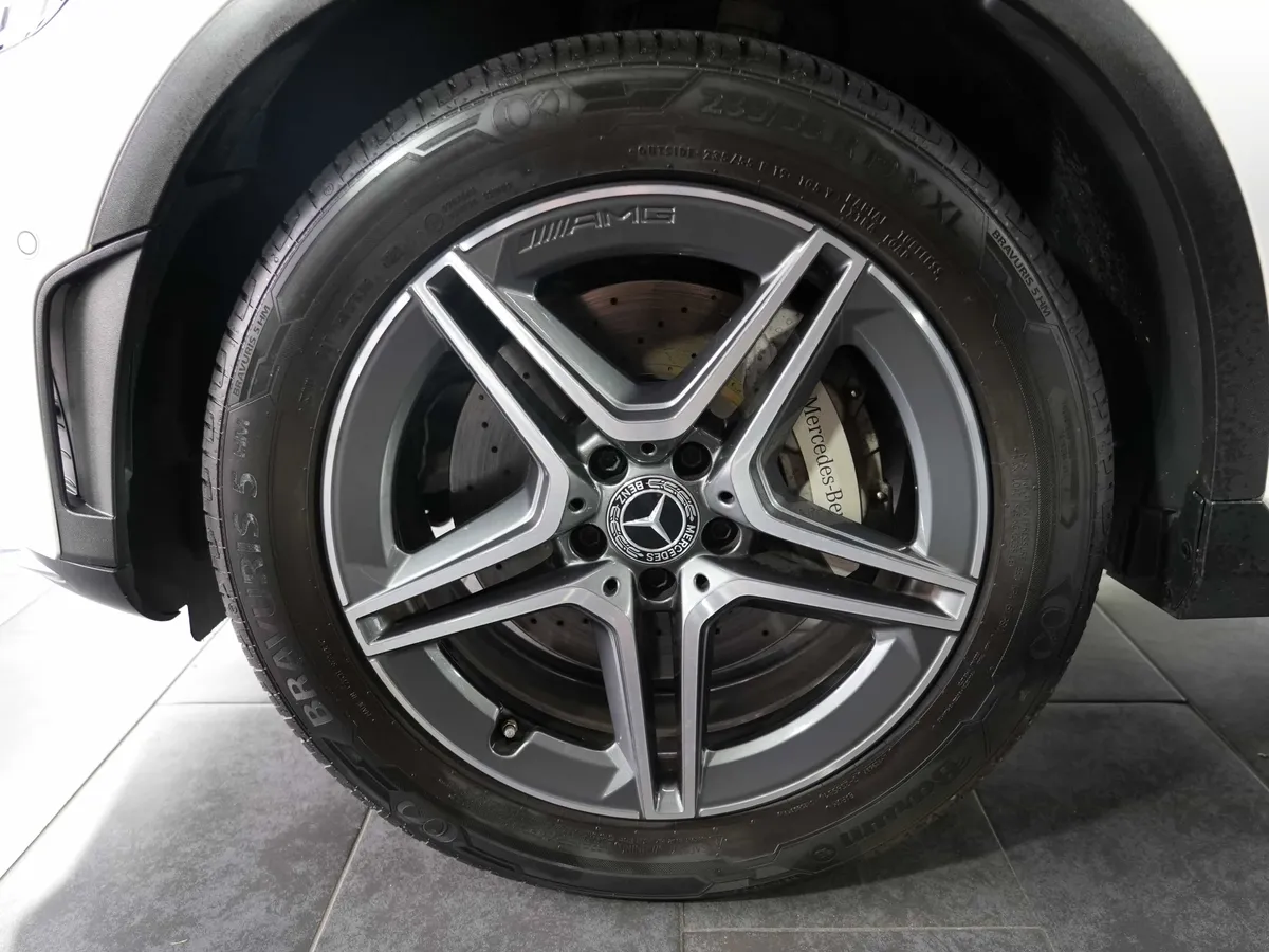 Mercedes-Benz GLC 200 Coupé 4MATIC AMG Line - Image 9