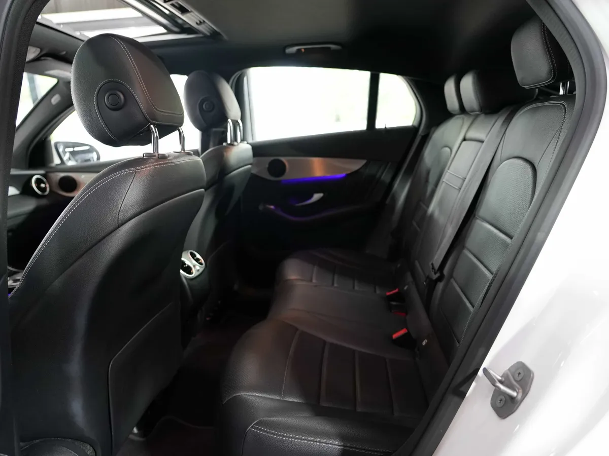 Mercedes-Benz GLC 200 Coupé 4MATIC AMG Line - Image 13