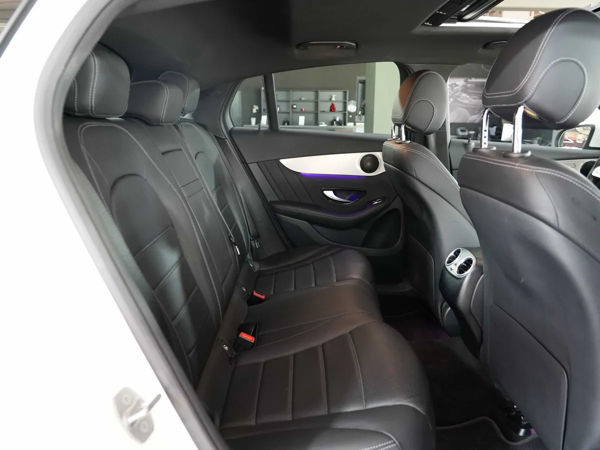 Mercedes-Benz GLC 200 Coupé 4MATIC AMG Line - Image 14