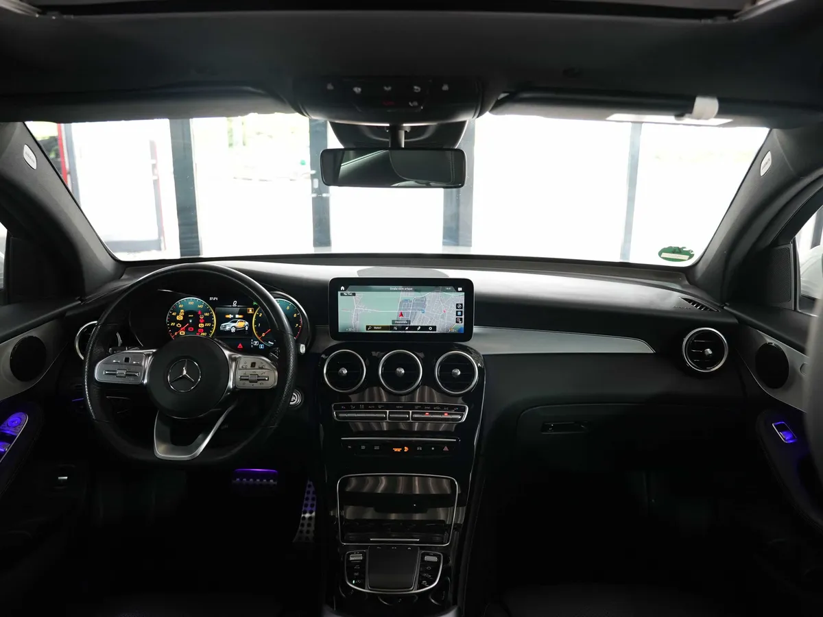 Mercedes-Benz GLC 200 Coupé 4MATIC AMG Line - Image 17
