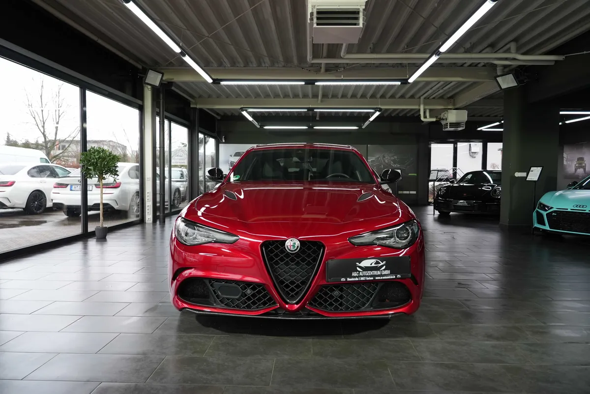 Alfa Romeo Giulia Quadrifoglio 2.9 V6 Bi-Turbo AT8 - Image 7