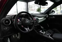 Alfa Romeo Giulia Quadrifoglio 2.9 V6 Bi-Turbo AT8 - Image 10