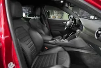 Alfa Romeo Giulia Quadrifoglio 2.9 V6 Bi-Turbo AT8 - Image 14