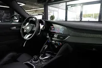 Alfa Romeo Giulia Quadrifoglio 2.9 V6 Bi-Turbo AT8 - Image 15