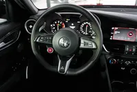 Alfa Romeo Giulia Quadrifoglio 2.9 V6 Bi-Turbo AT8 - Image 17