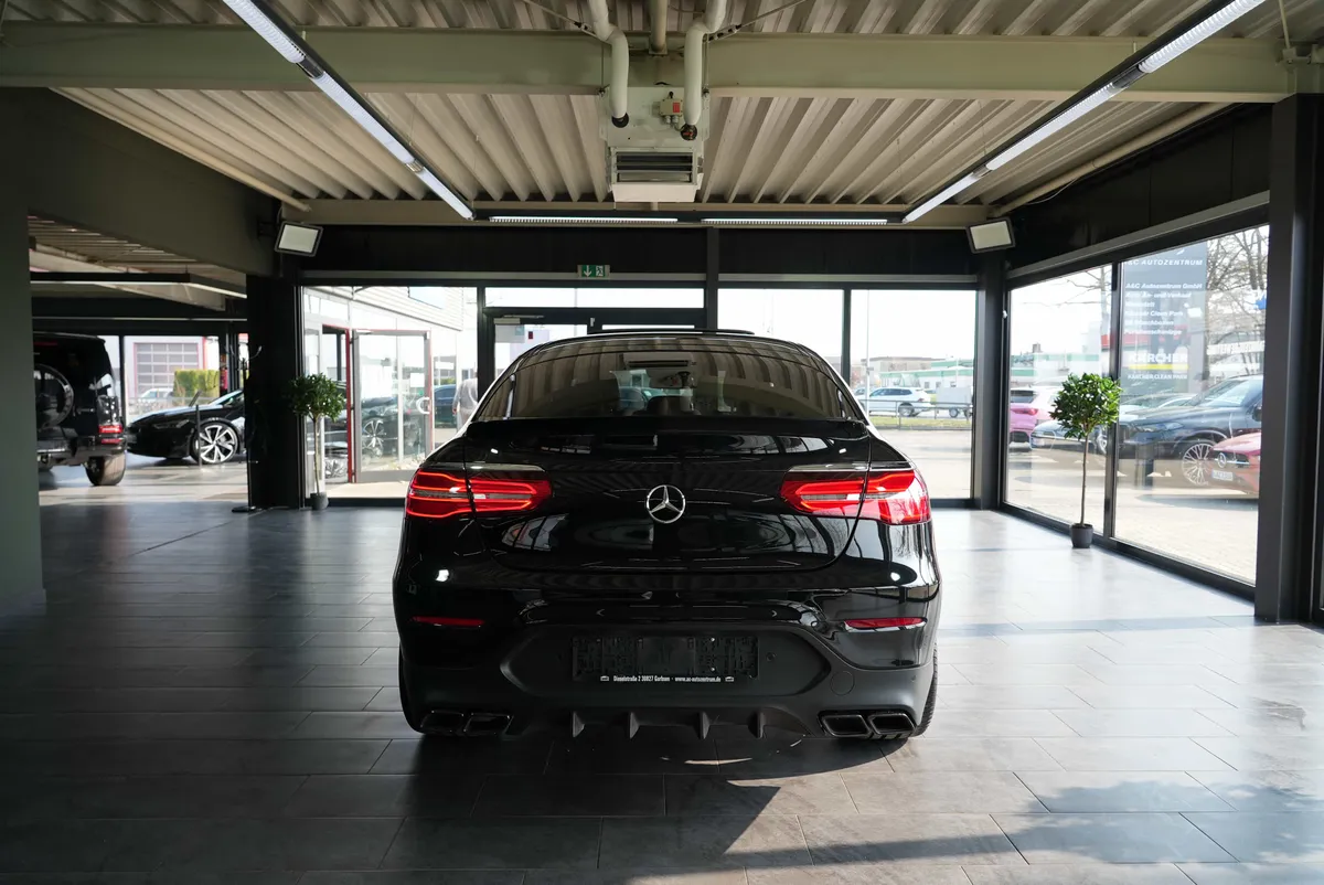 Mercedes-Benz GLC 63 AMG Coupé 4Matic - Image 4
