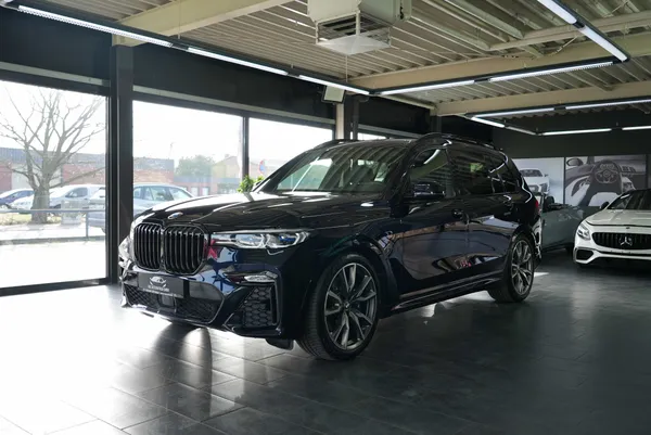 BMW X7 M50i