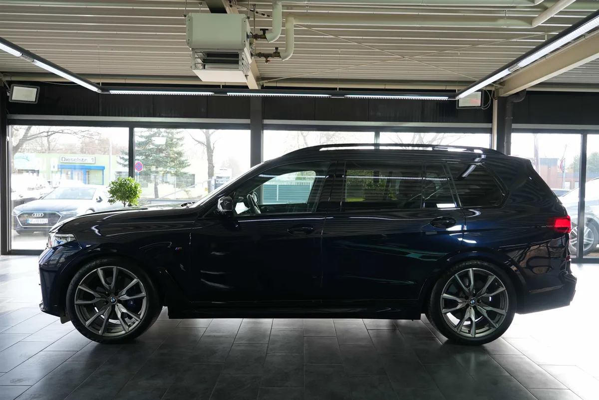 BMW X7 M50i - Image 2