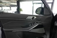 BMW X7 M50i - Image 11