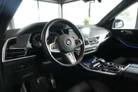 BMW X7 M50i - Image 12