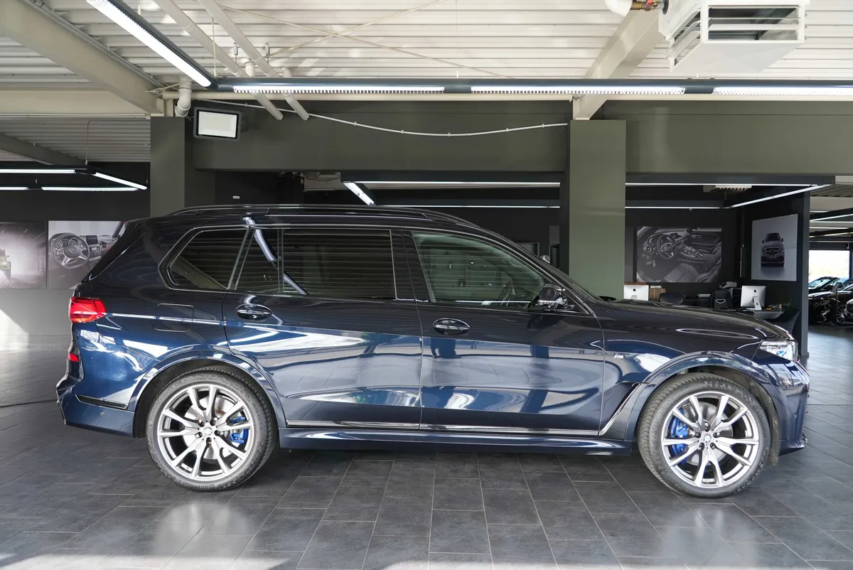 BMW X7 M50i - Image 29