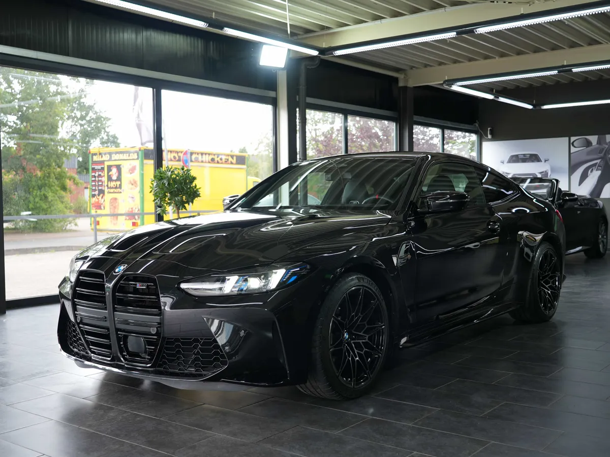 BMW M4 Coupé M xDrive Competition - Image 1