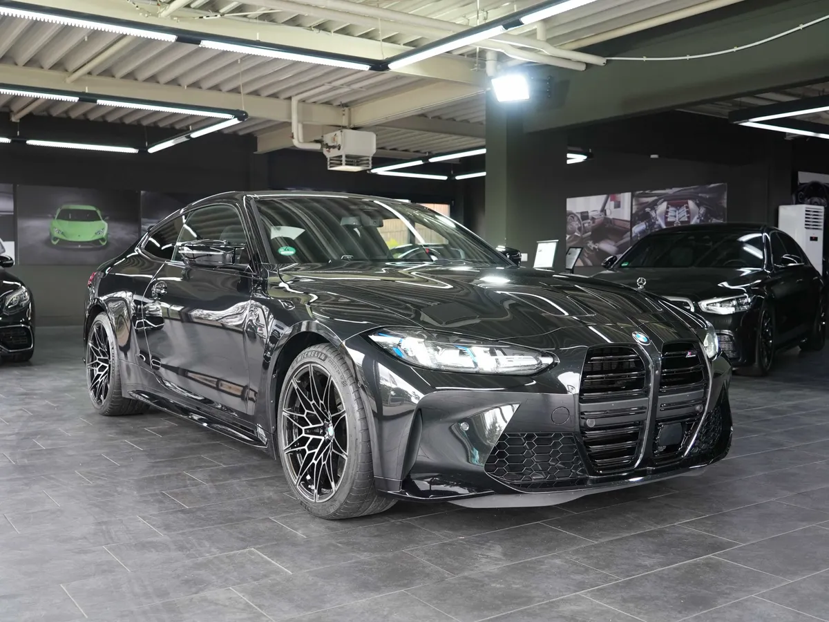 BMW M4 Coupé M xDrive Competition - Image 6