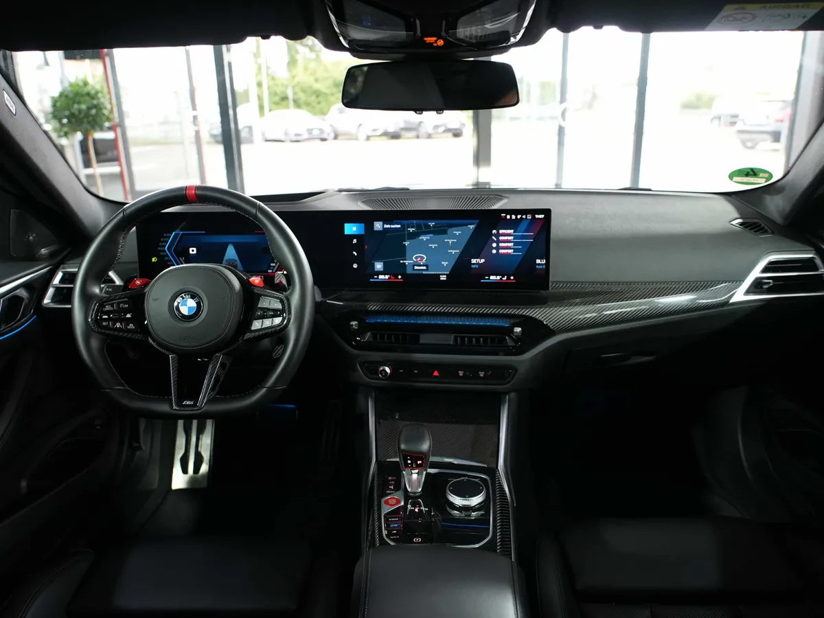 BMW M4 Coupé M xDrive Competition - Image 18