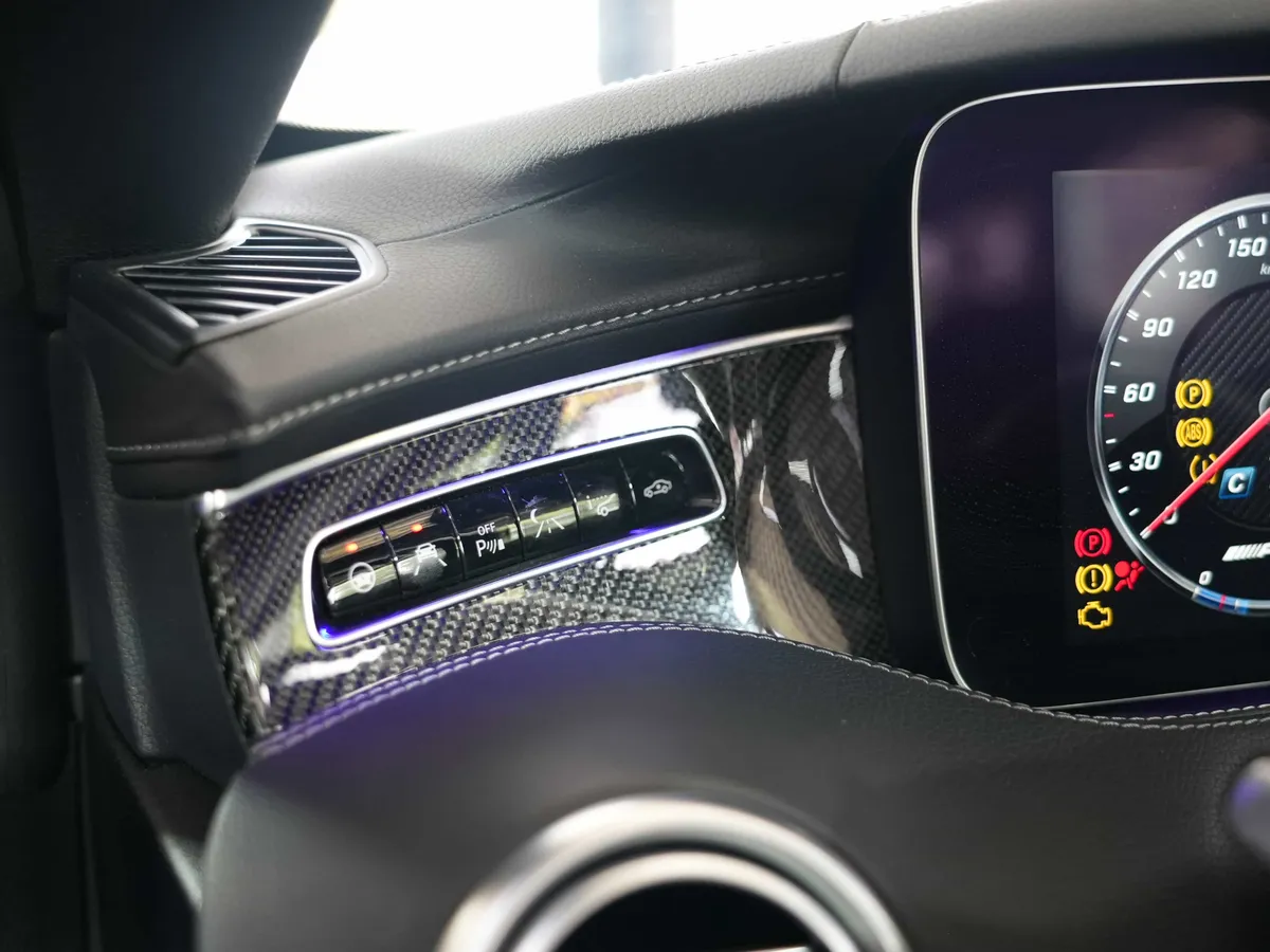 Mercedes-Benz S 63 AMG 4Matic Cabriolet - Image 12