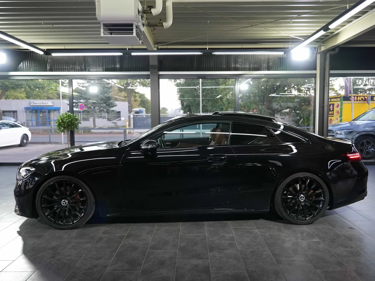 Mercedes-Benz E 400 d 4Matic Coupé AMG Line - Image 2
