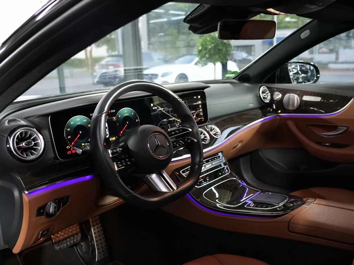 Mercedes-Benz E 400 d 4Matic Coupé AMG Line - Image 12