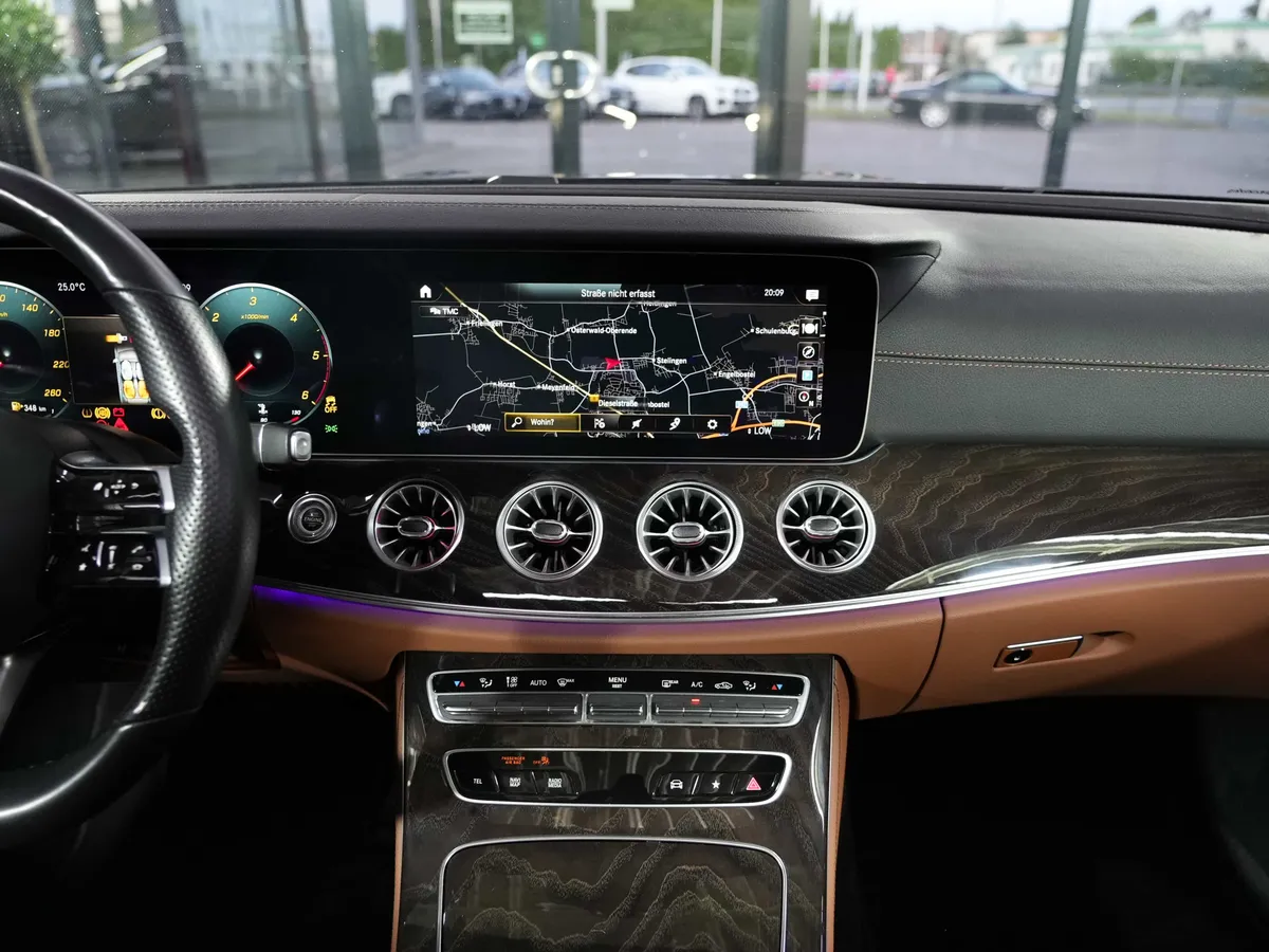 Mercedes-Benz E 400 d 4Matic Coupé AMG Line - Image 21