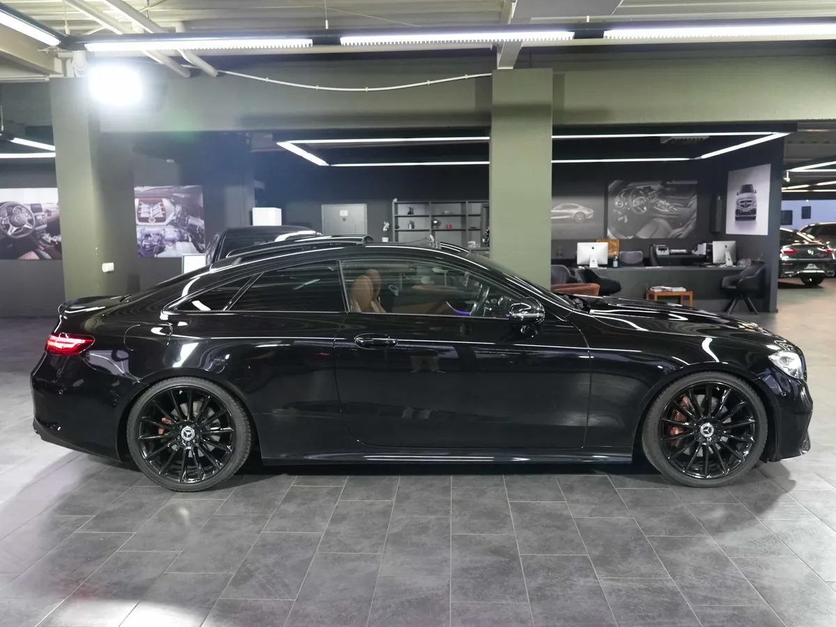 Mercedes-Benz E 400 d 4Matic Coupé AMG Line - Image 26
