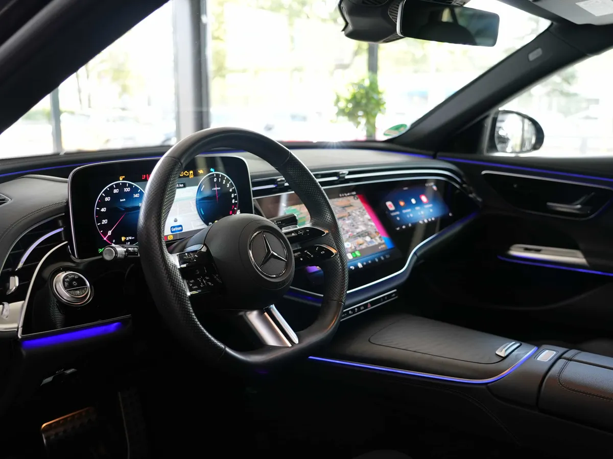 Mercedes-Benz E 300 e T-Modell AMG Line Advanced Superscreen - Image 11