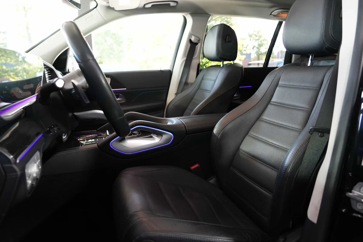 Mercedes-Benz GLS 350d 4Matic AMG Line - Image 13