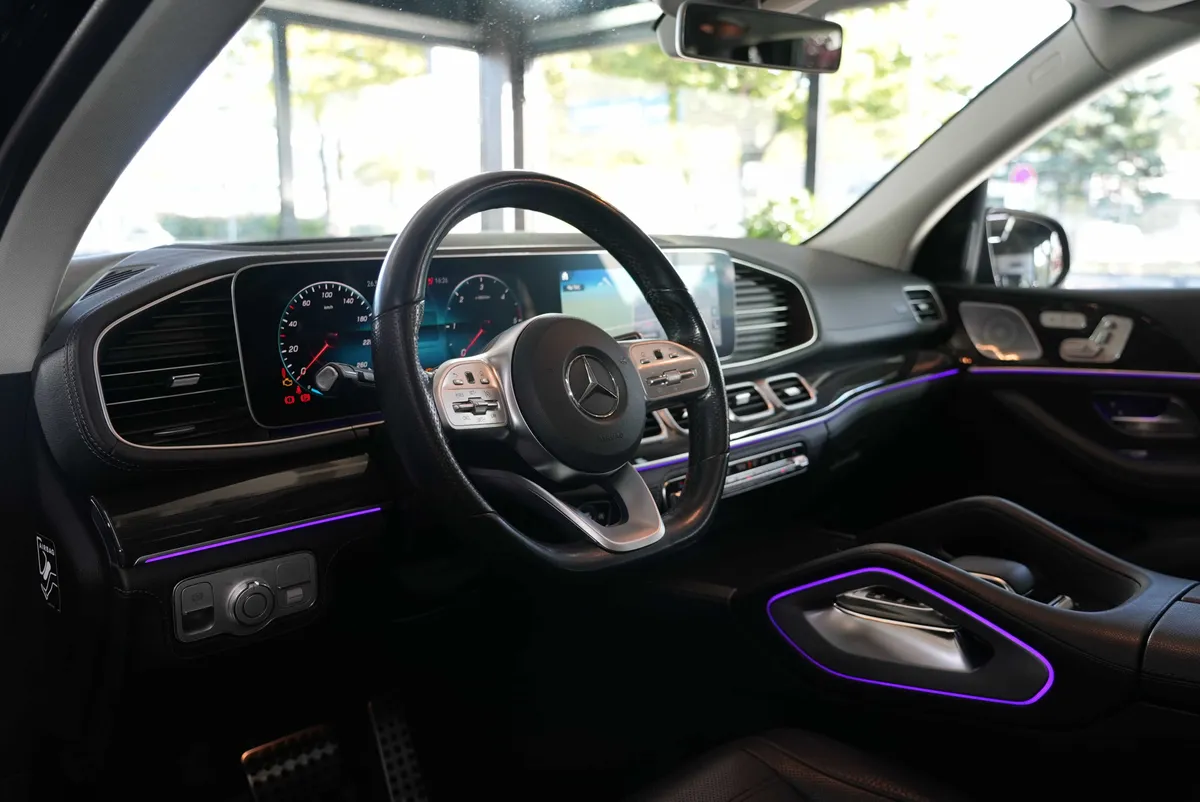 Mercedes-Benz GLS 350d 4Matic AMG Line - Image 14
