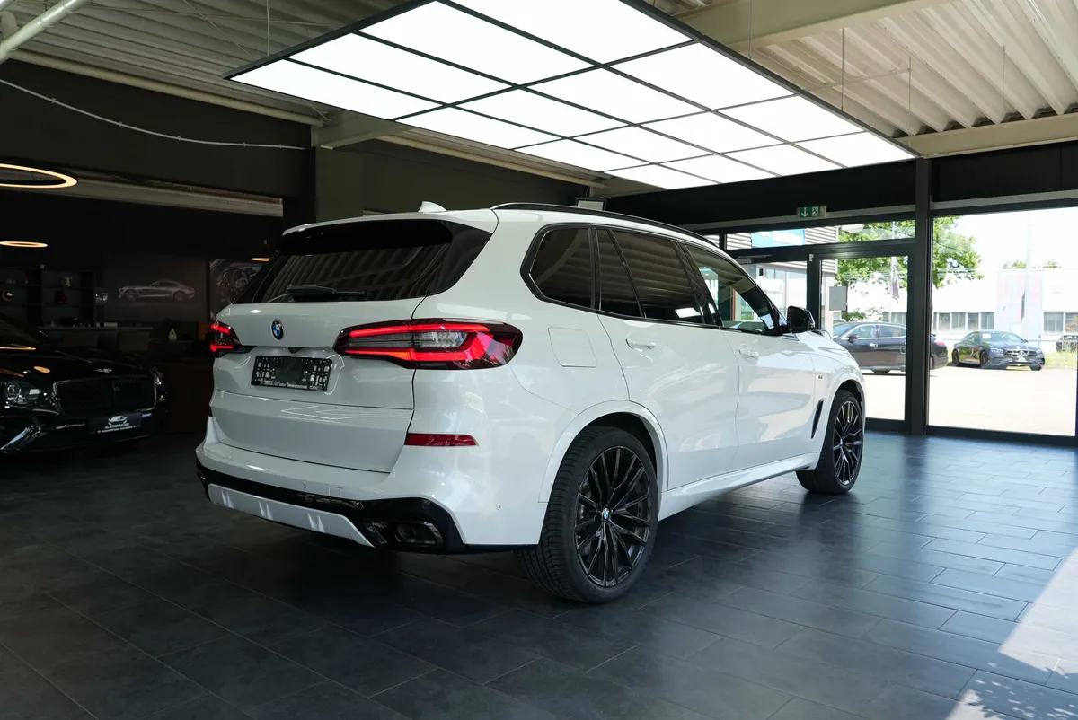 BMW X5 M50i - Image 7