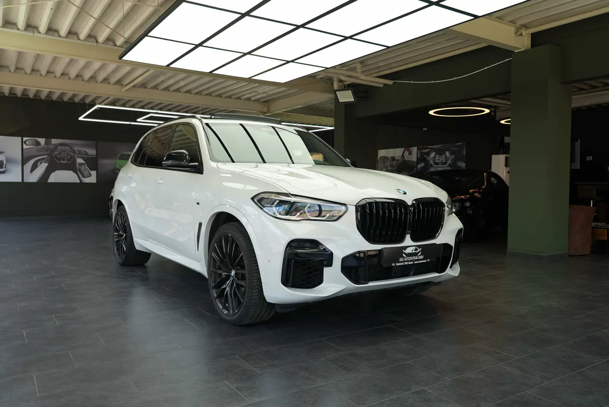 BMW X5 M50i - Image 8