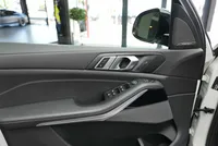 BMW X5 M50i - Image 10