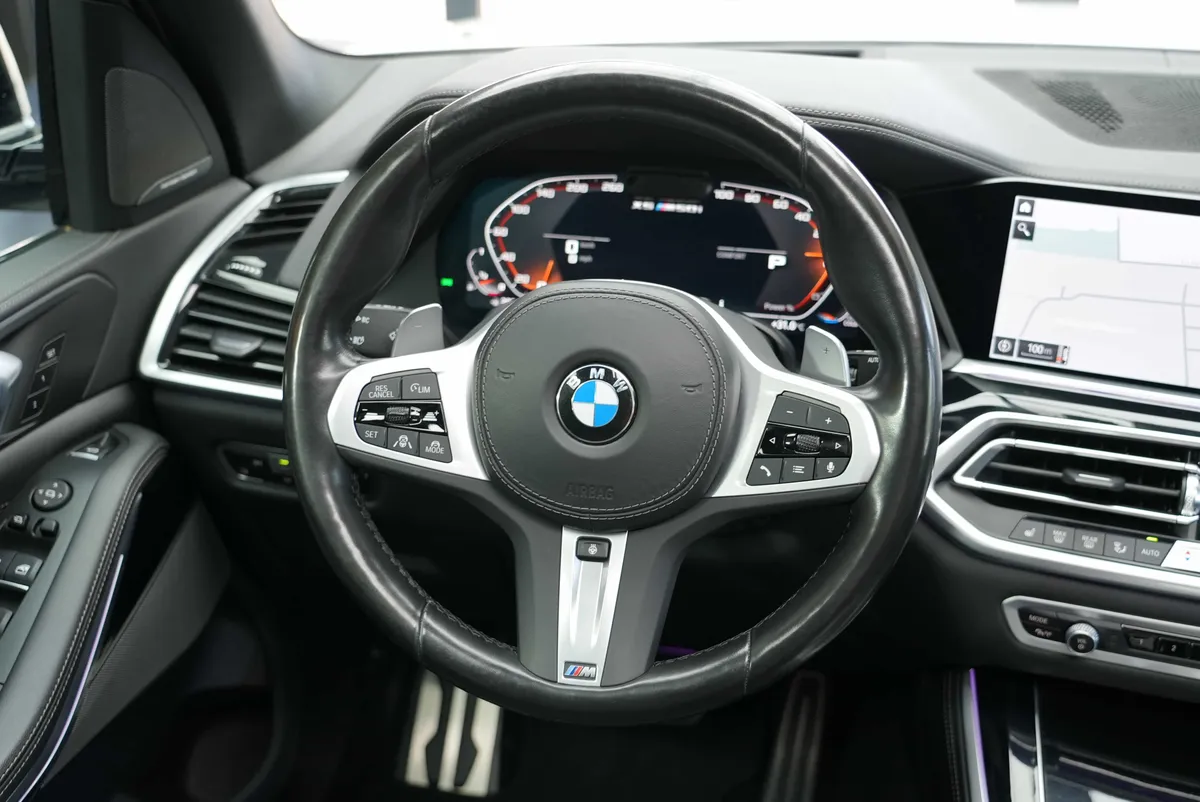 BMW X5 M50i - Image 20