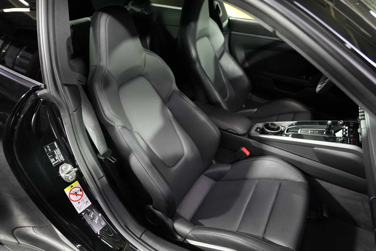 Porsche 911 Carrera S (992) - Image 17