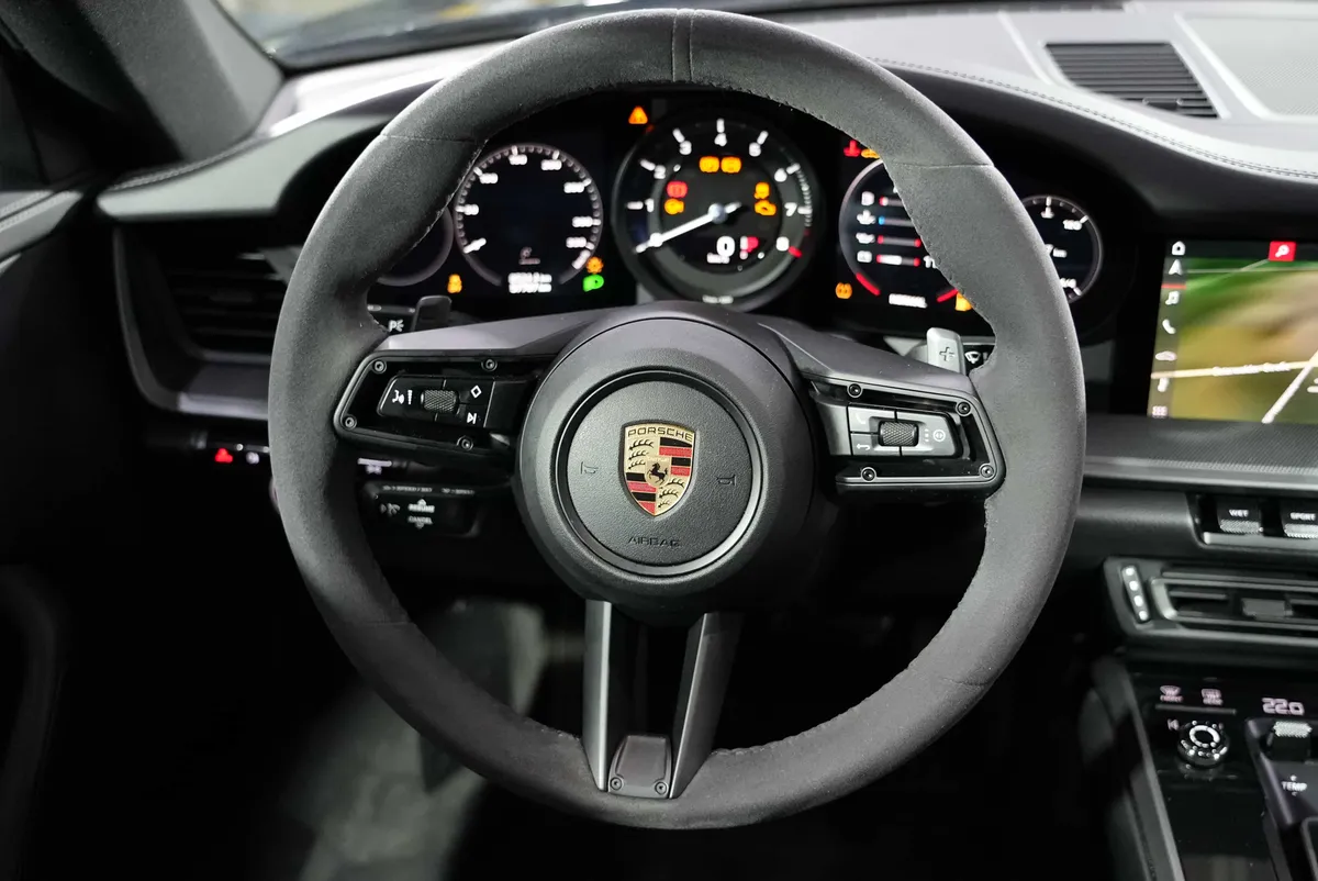 Porsche 911 Carrera S (992) - Image 21