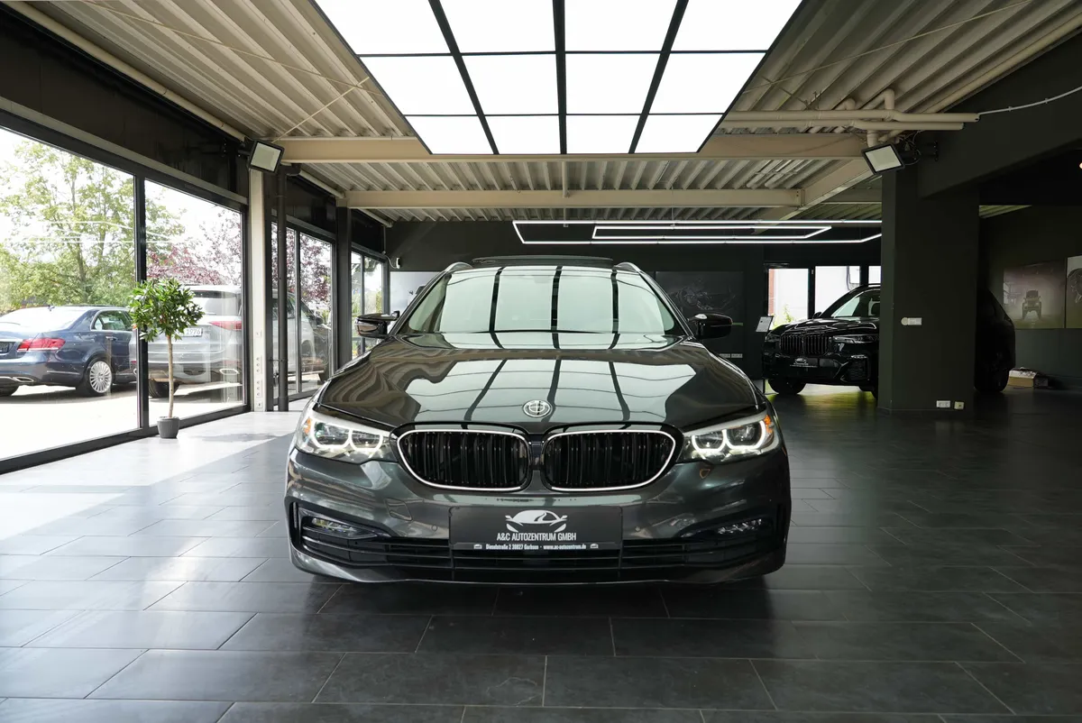BMW 540i xDrive Touring Sport Line - Image 8