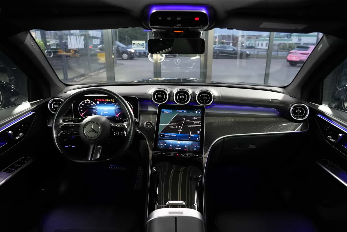 Mercedes-Benz GLC 200 4Matic AMG Line - Image 18