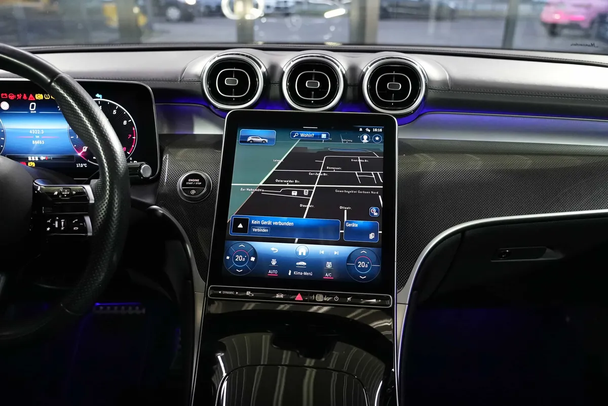 Mercedes-Benz GLC 200 4Matic AMG Line - Image 21