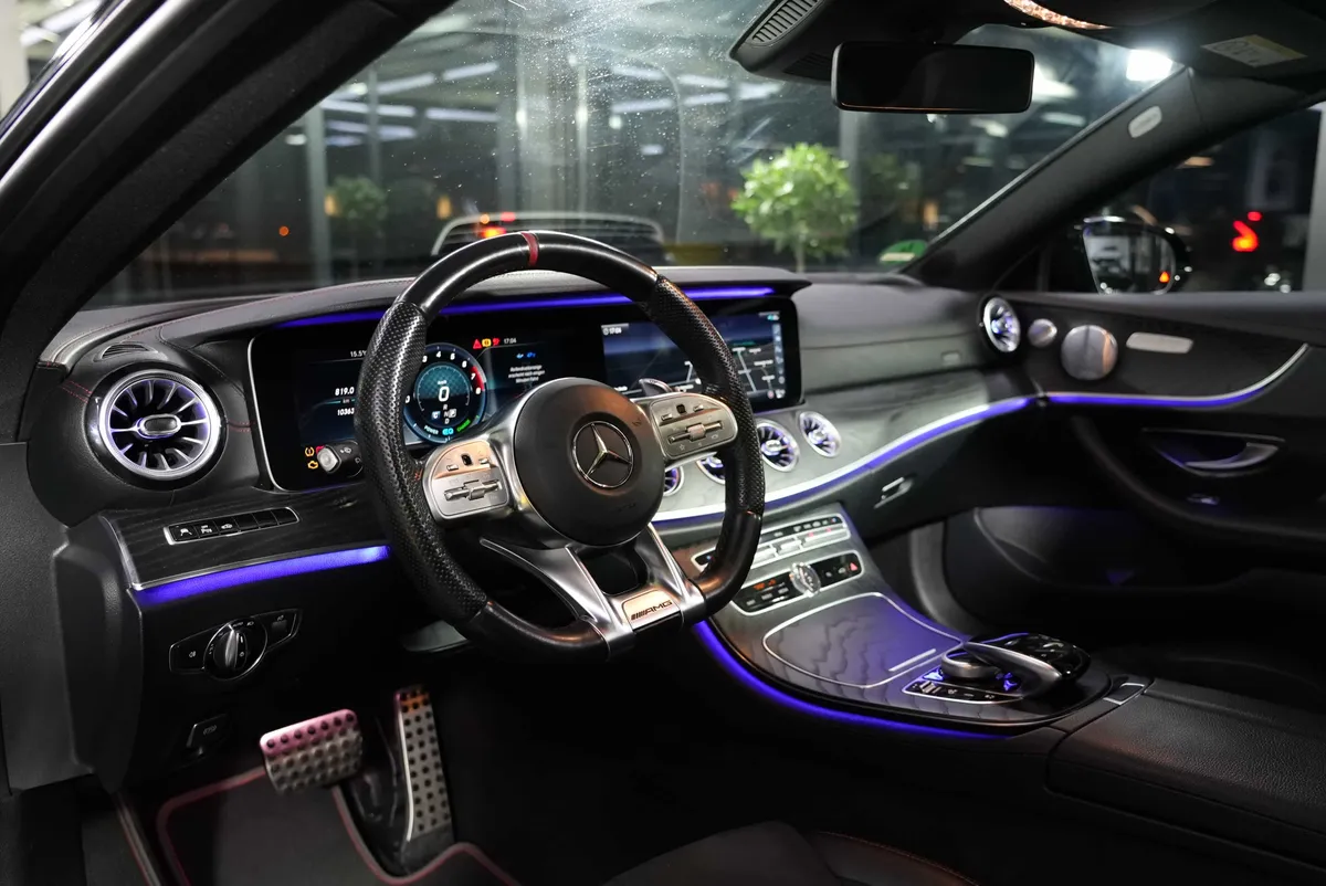 Mercedes-Benz E 53 AMG 4Matic Coupé - Image 11