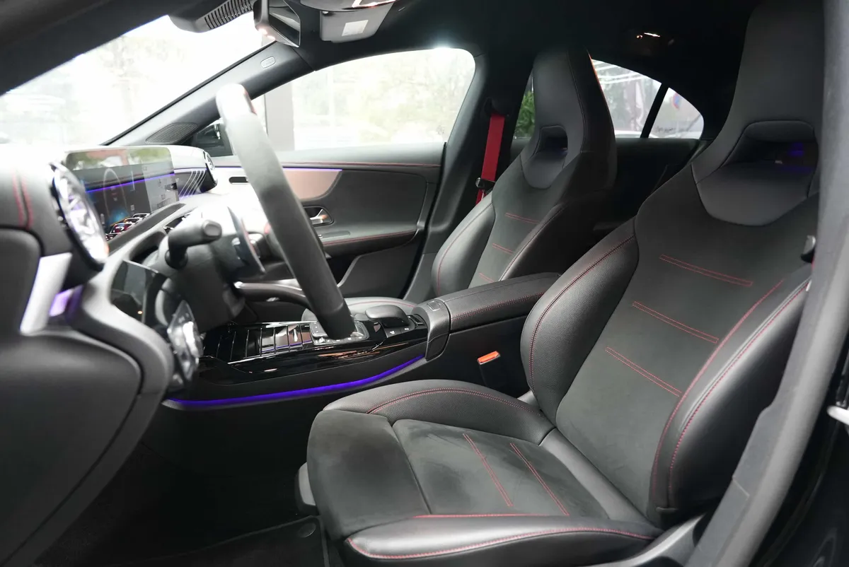 Mercedes-Benz CLA 35 AMG 4Matic - Image 10