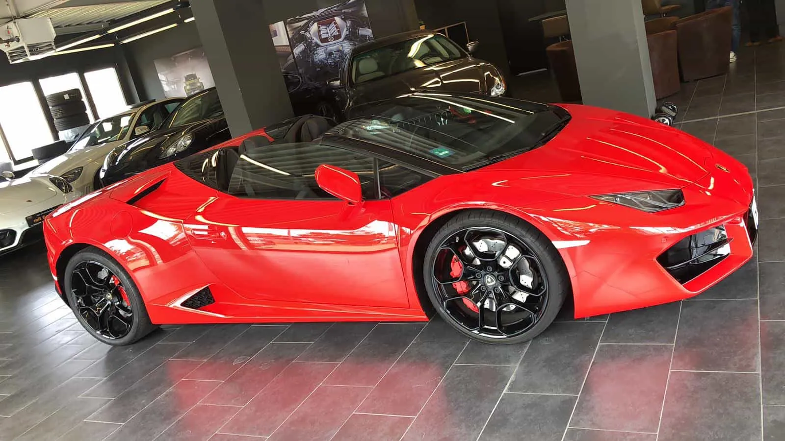 ein roter Ferrari