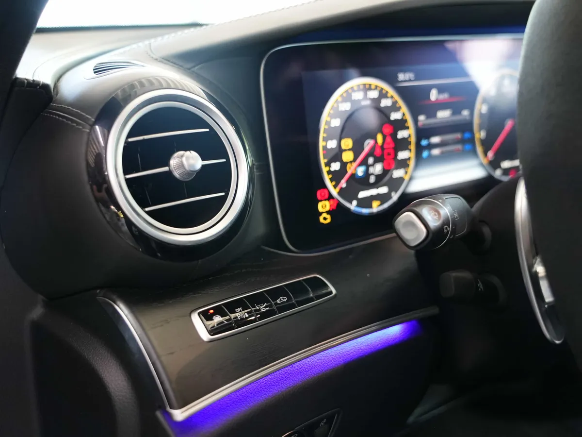 Mercedes-Benz E 63 AMG - Image 13