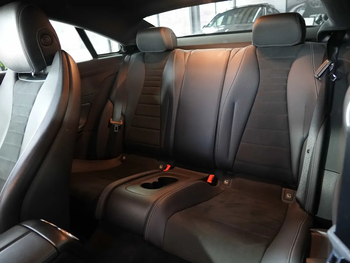 Mercedes-Benz E 200 Coupé AMG Line - Image 12