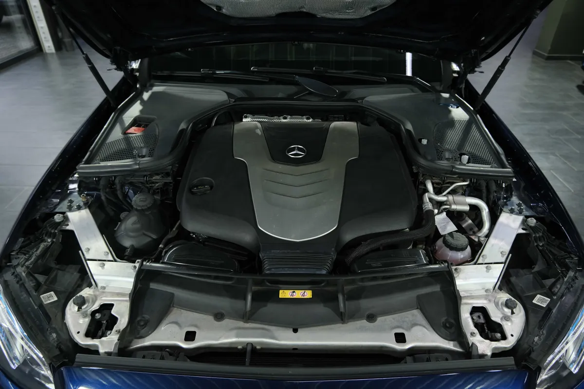 Mercedes-Benz E 350 AMG Line Widescreen - Image 11
