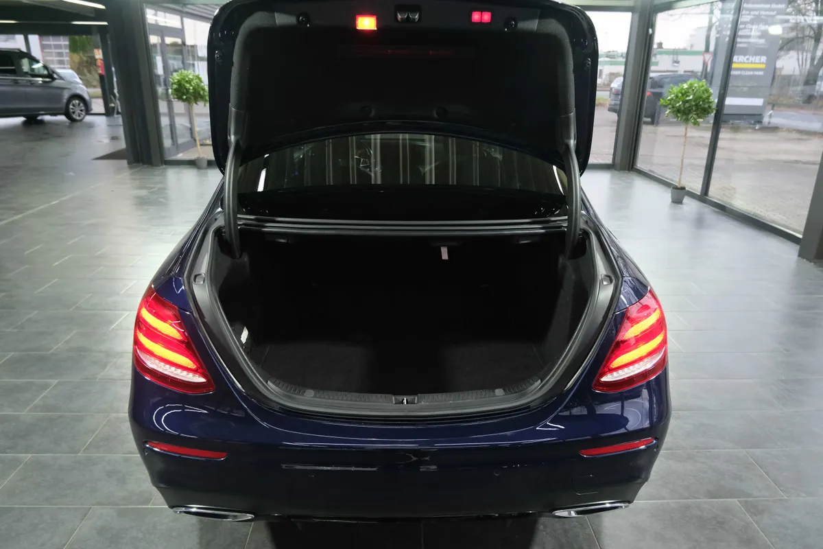 Mercedes-Benz E 350 AMG Line Widescreen - Image 5